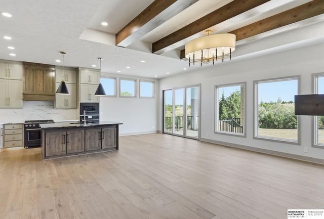 21710 Blaine Street, Omaha, NE 68022