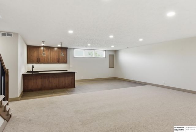 21710 Blaine Street, Omaha, NE 68022