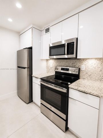 7160 Fairway Dr J16, Miami Lakes, FL 33014