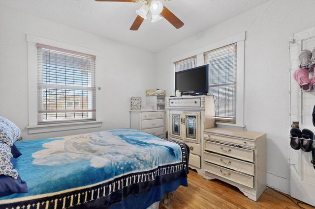 1504 6th Street NW, Albuquerque, NM 87102