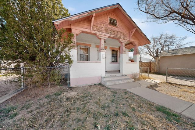 1504 6th Street NW, Albuquerque, NM 87102