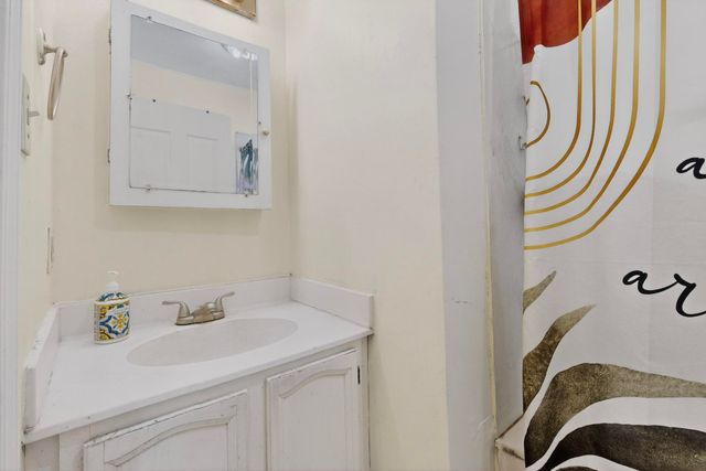 1504 6th Street NW, Albuquerque, NM 87102