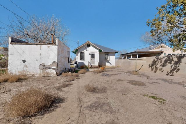 1504 6th Street NW, Albuquerque, NM 87102