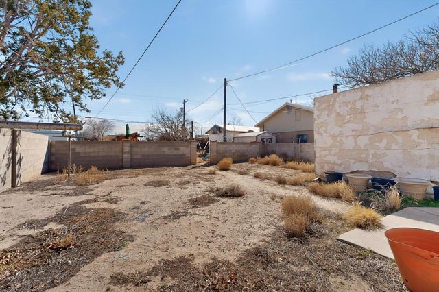 1504 6th Street NW, Albuquerque, NM 87102