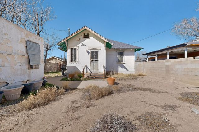 1504 6th Street NW, Albuquerque, NM 87102