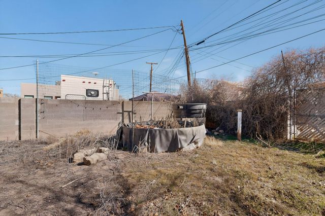 1504 6th Street NW, Albuquerque, NM 87102