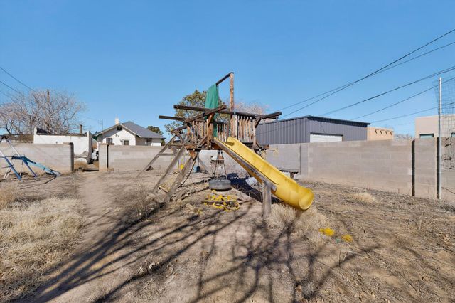 1504 6th Street NW, Albuquerque, NM 87102