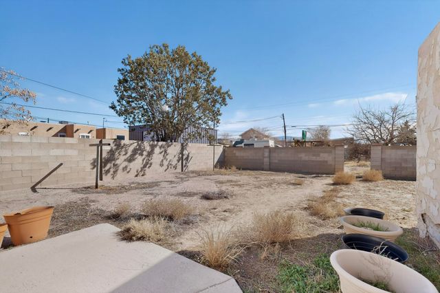 1504 6th Street NW, Albuquerque, NM 87102