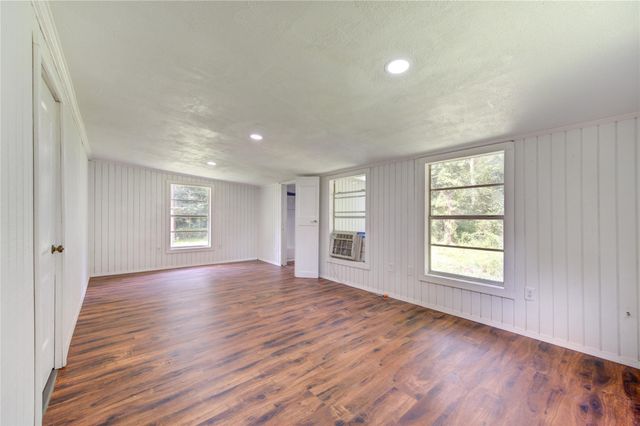 30 Vivian Lane, Shepherd, TX 77371