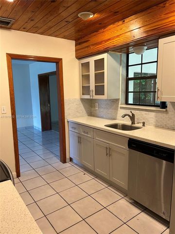 5001 SW 90th Ct, Miami, FL 33165