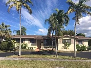 5001 SW 90th Ct, Miami, FL 33165