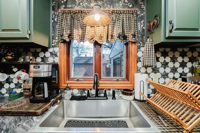 2419 Hollybrook Drive, Findlay, OH 45840