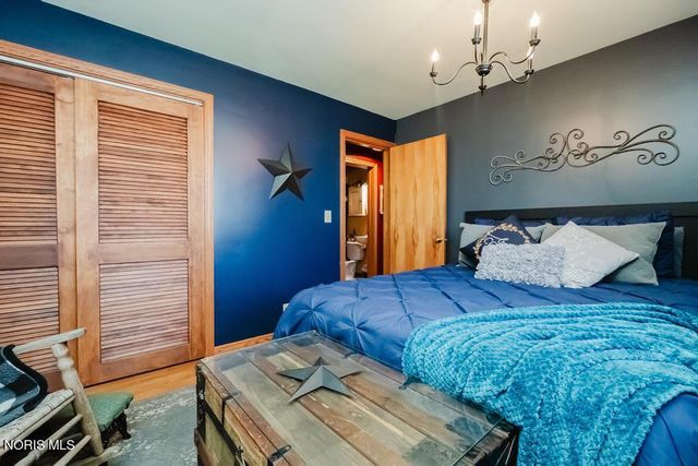 2419 Hollybrook Drive, Findlay, OH 45840