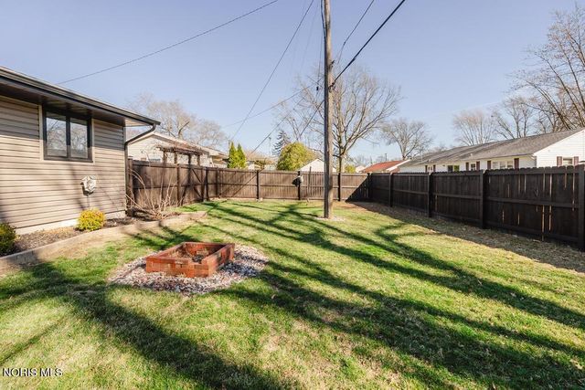 2419 Hollybrook Drive, Findlay, OH 45840