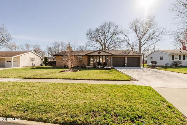 2419 Hollybrook Drive, Findlay, OH 45840