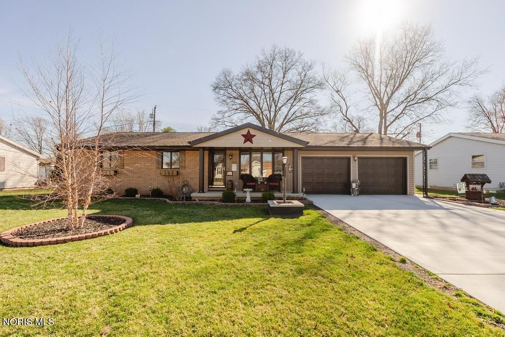 2419 Hollybrook Drive, Findlay, OH 45840