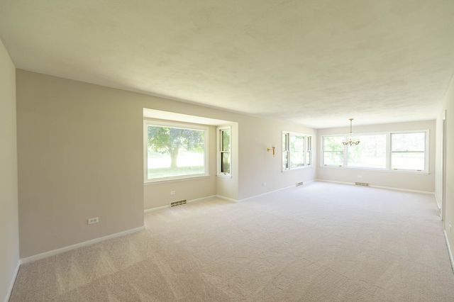 14950 W York House Road, Wadsworth, IL 60083