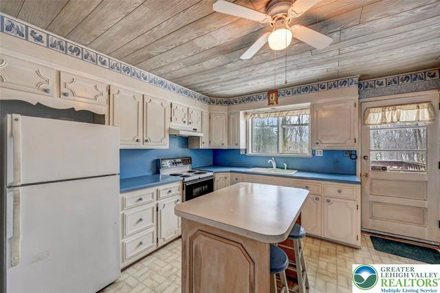 1912 Johns Road, Chestnuthill Twp, PA 18330