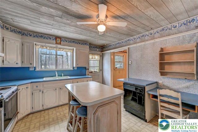 1912 Johns Road, Chestnuthill Twp, PA 18330