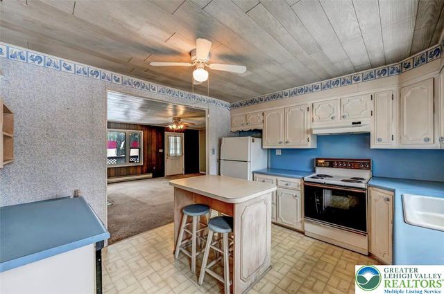 1912 Johns Road, Chestnuthill Twp, PA 18330