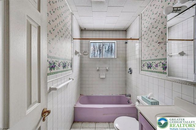 1912 Johns Road, Chestnuthill Twp, PA 18330