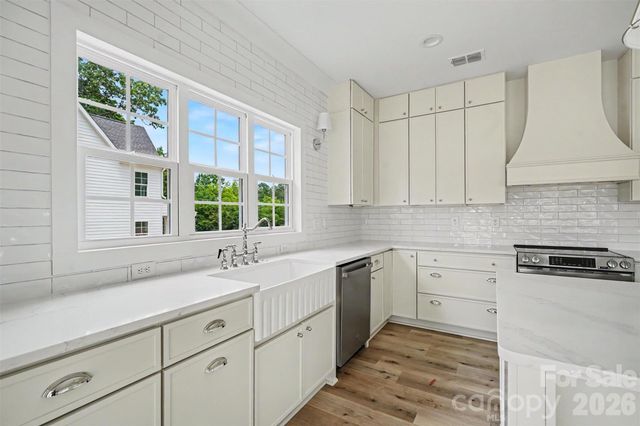 7925 Large Oak Lane, Mint Hill, NC 28227