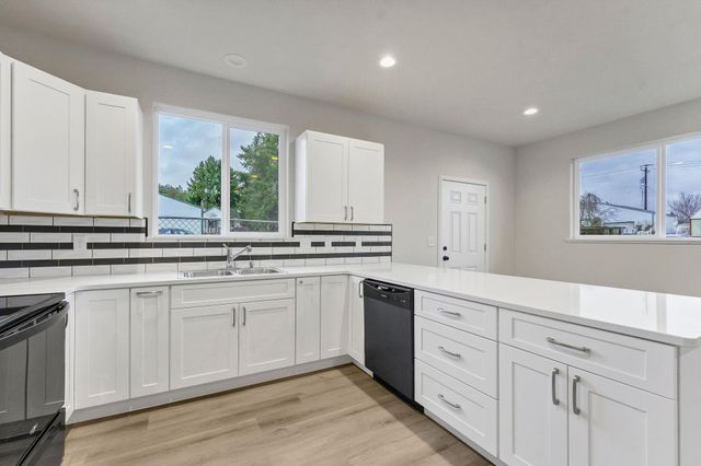 4301 N Torrez Ln, Spokane, WA 99212