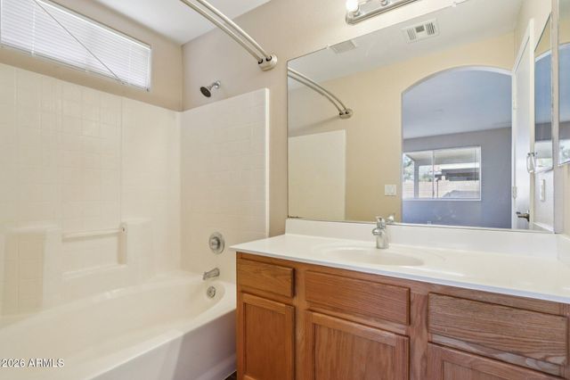 3326 W SHUMWAY FARM Road, Phoenix, AZ 85041