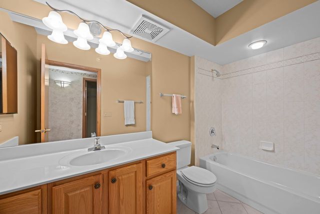 200 W Campbell Street 502, Arlington Heights, IL 60005