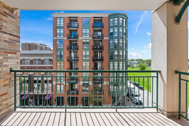 200 W Campbell Street 502, Arlington Heights, IL 60005