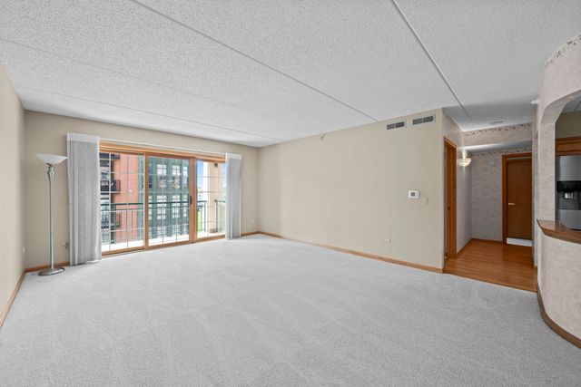 200 W Campbell Street 502, Arlington Heights, IL 60005