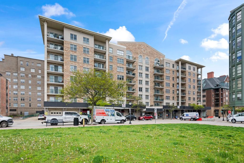200 W Campbell Street 502, Arlington Heights, IL 60005