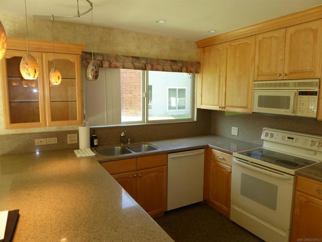 2306 Caminito Andada, San Diego, CA 92107
