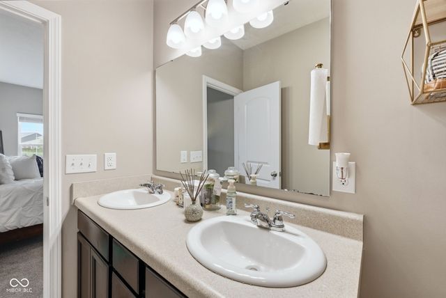 6617 Laredo Drive, Mccordsville, IN 46055