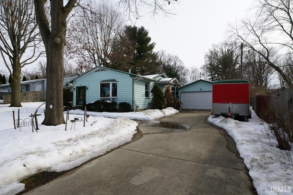 20154 Jackson Road, South Bend, IN 46614