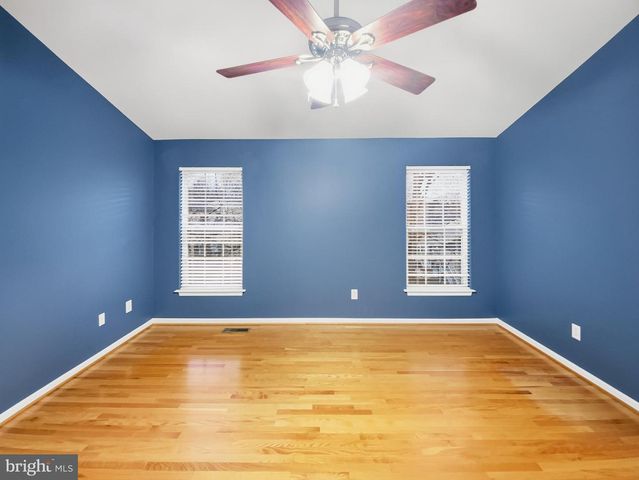 6 EMERALD DR, Fredericksburg, VA 22406