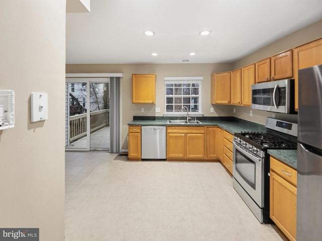 6 EMERALD DR, Fredericksburg, VA 22406