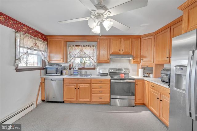 4010 W OAK ST, Lebanon, PA 17042