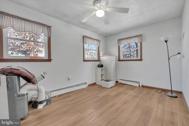 4010 W OAK ST, Lebanon, PA 17042