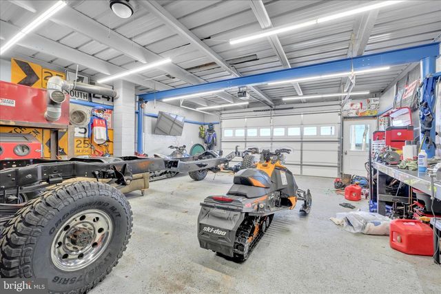 4010 W OAK ST, Lebanon, PA 17042