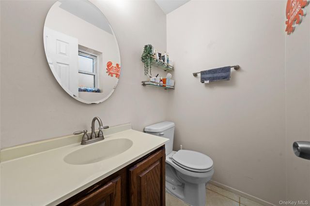 617 Lake Court 617, Middle Island, NY 11953