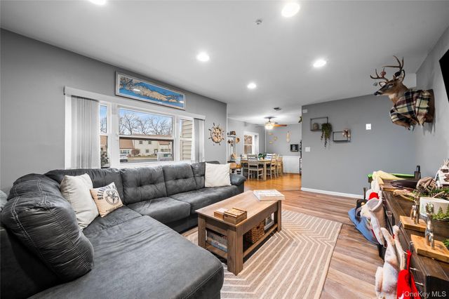 617 Lake Court 617, Middle Island, NY 11953