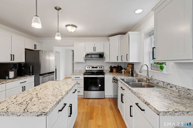 156 Dayton Road, Bridgeport, CT 06606