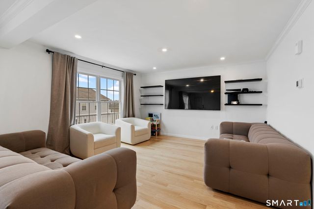 156 Dayton Road, Bridgeport, CT 06606