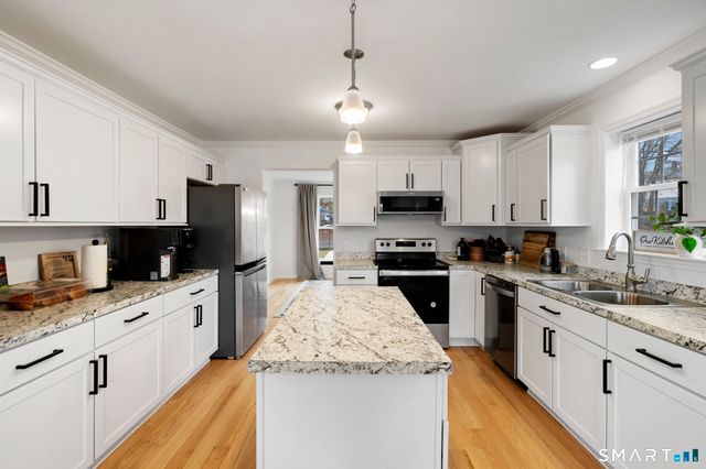 156 Dayton Road, Bridgeport, CT 06606