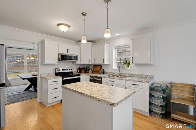 156 Dayton Road, Bridgeport, CT 06606