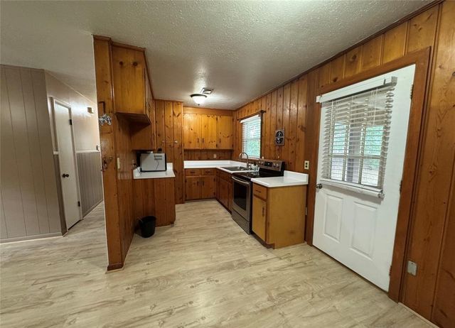 104 Falcon Drive, Enterprise, AL 36330