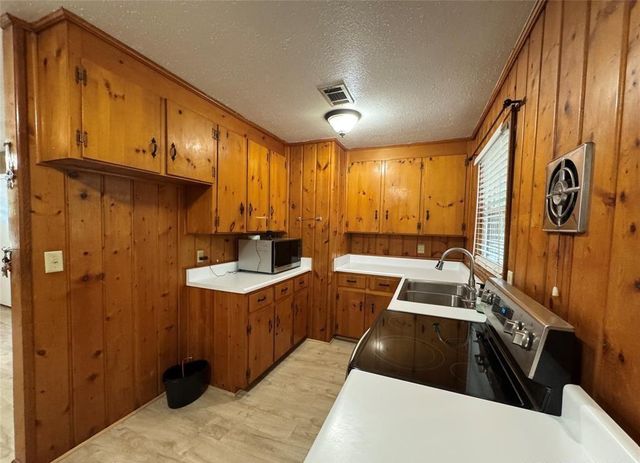 104 Falcon Drive, Enterprise, AL 36330