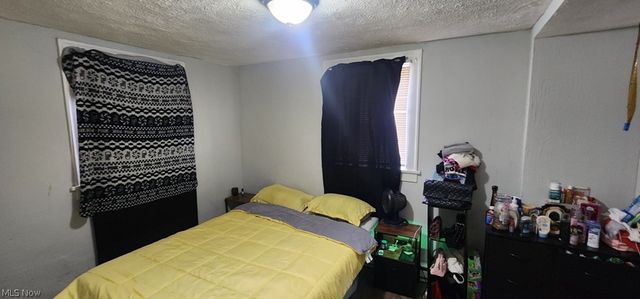 2174 W 103, Cleveland, OH 44102