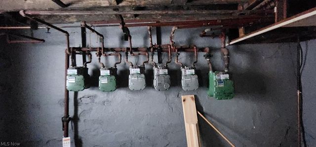 2174 W 103, Cleveland, OH 44102